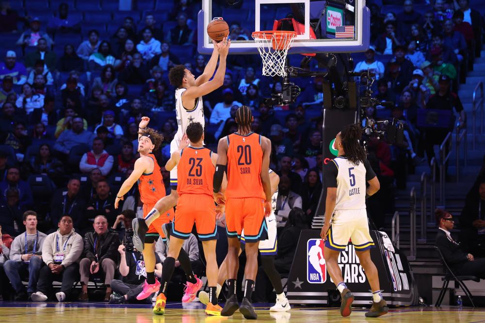 足坛最受关 足坛最受关