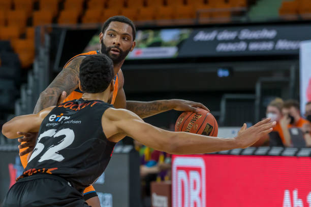 为里昂奠定 为里昂奠定